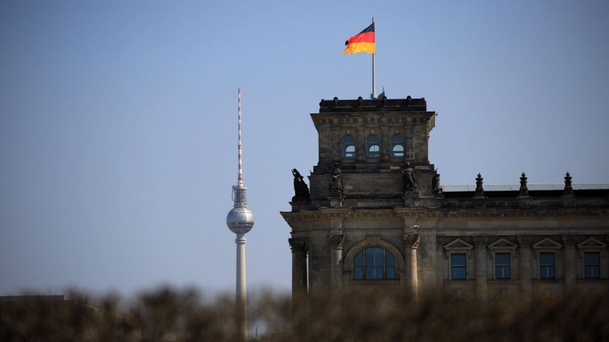 Ifo German Business Confidence Rises, Economy Still Flat