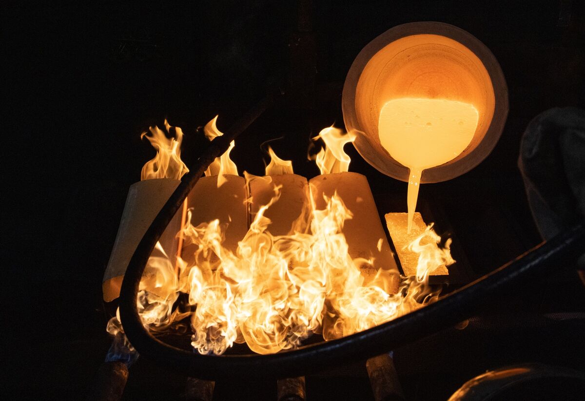 Zijin Gold Soars in HK Debut After World’s Largest IPO Since May