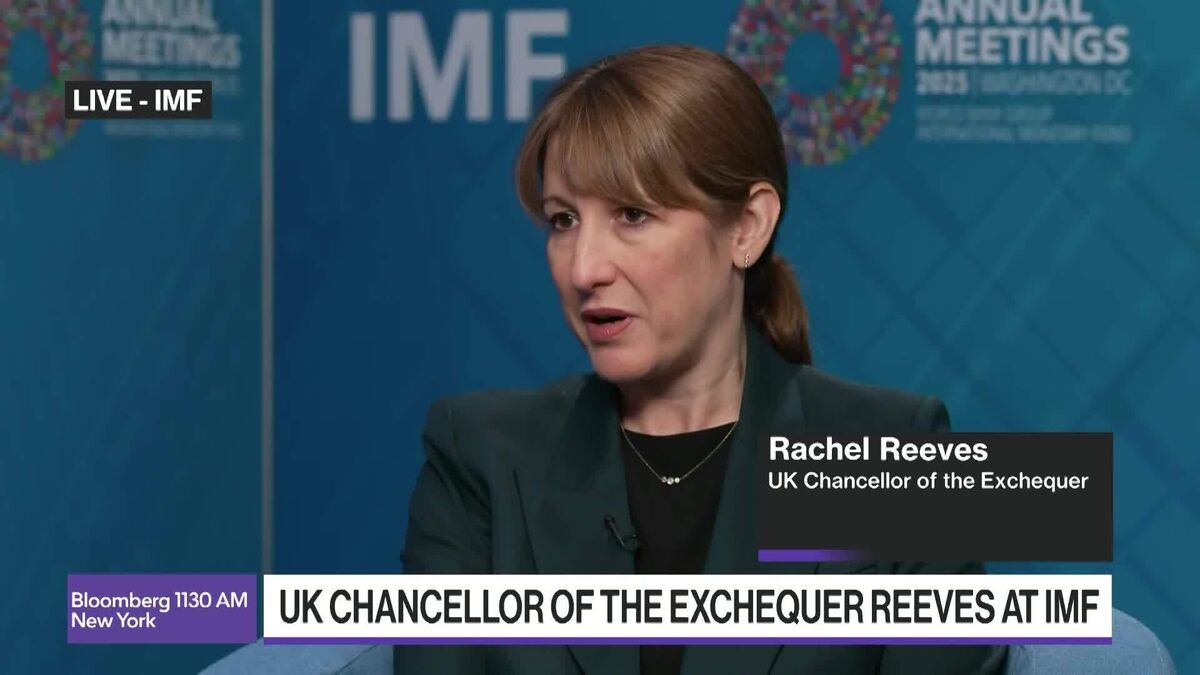 UK’s Reeves Hints at Increased Fiscal Buffer at Budget