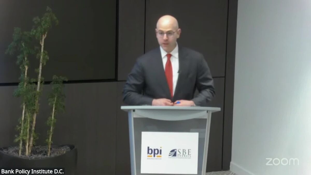 Fed’s Miran Calls for a Reworking of Bank Regulations