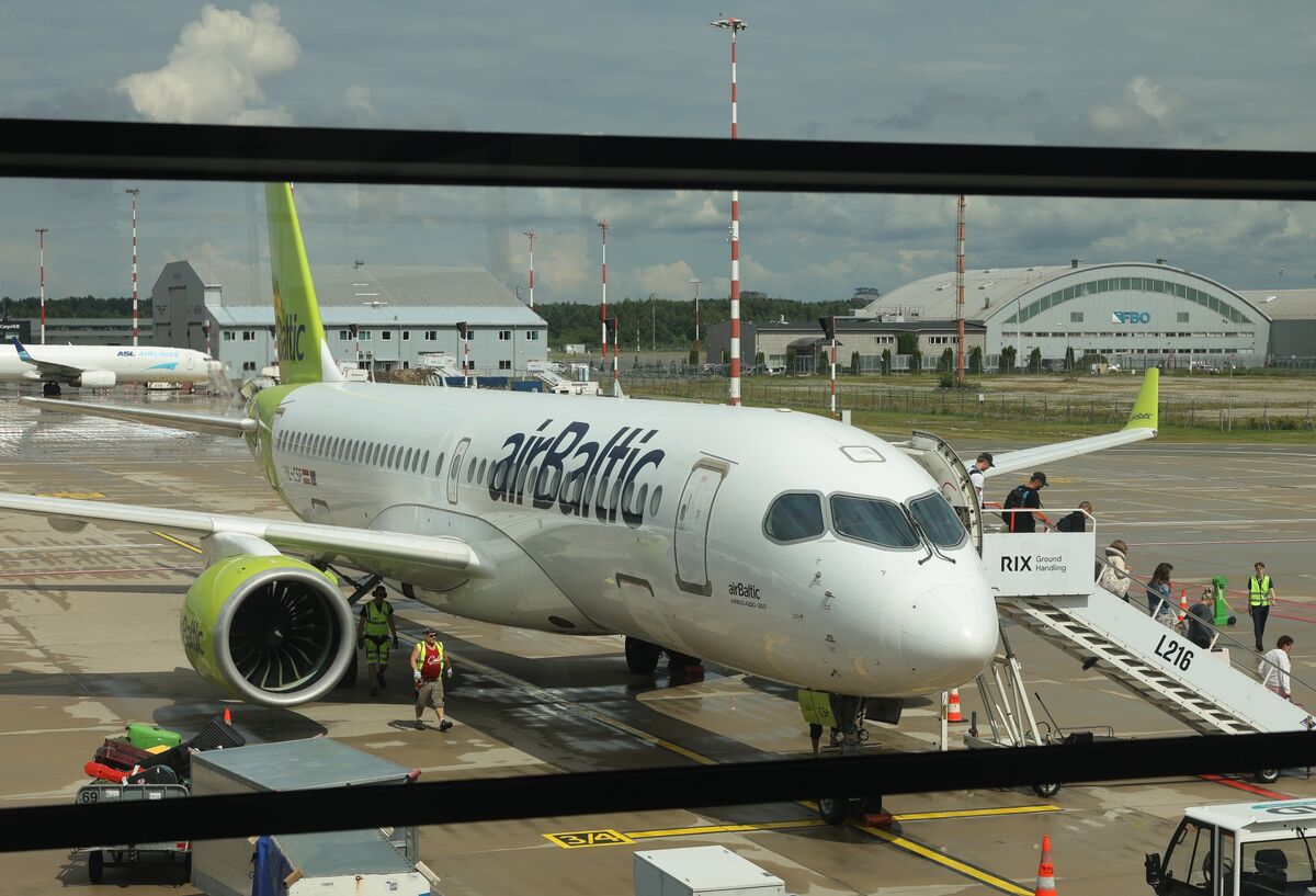Air Baltic Begins to Explore Stake Sale as IPO Efforts Stall