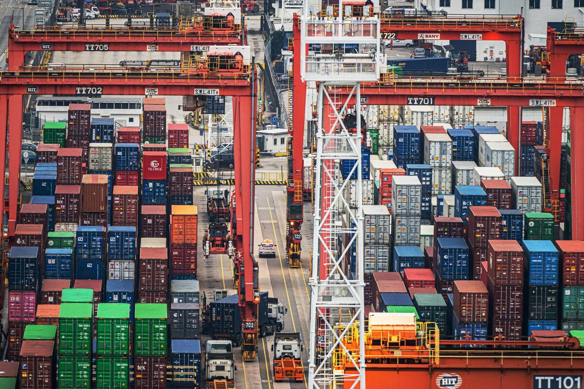 Hong Kong Economy Grows Most Since 2021 on Exports, Investment