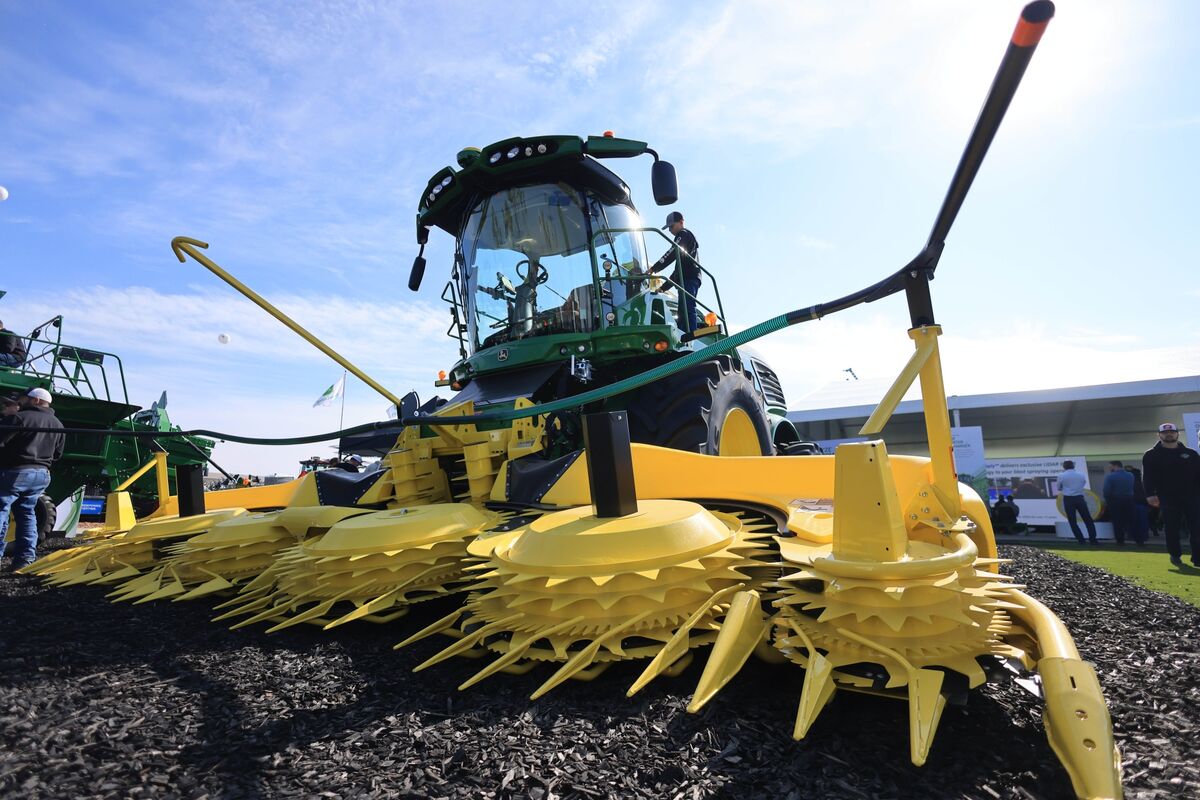 Deere Lifts Annual Profit Outlook With Improving Farm Conditions