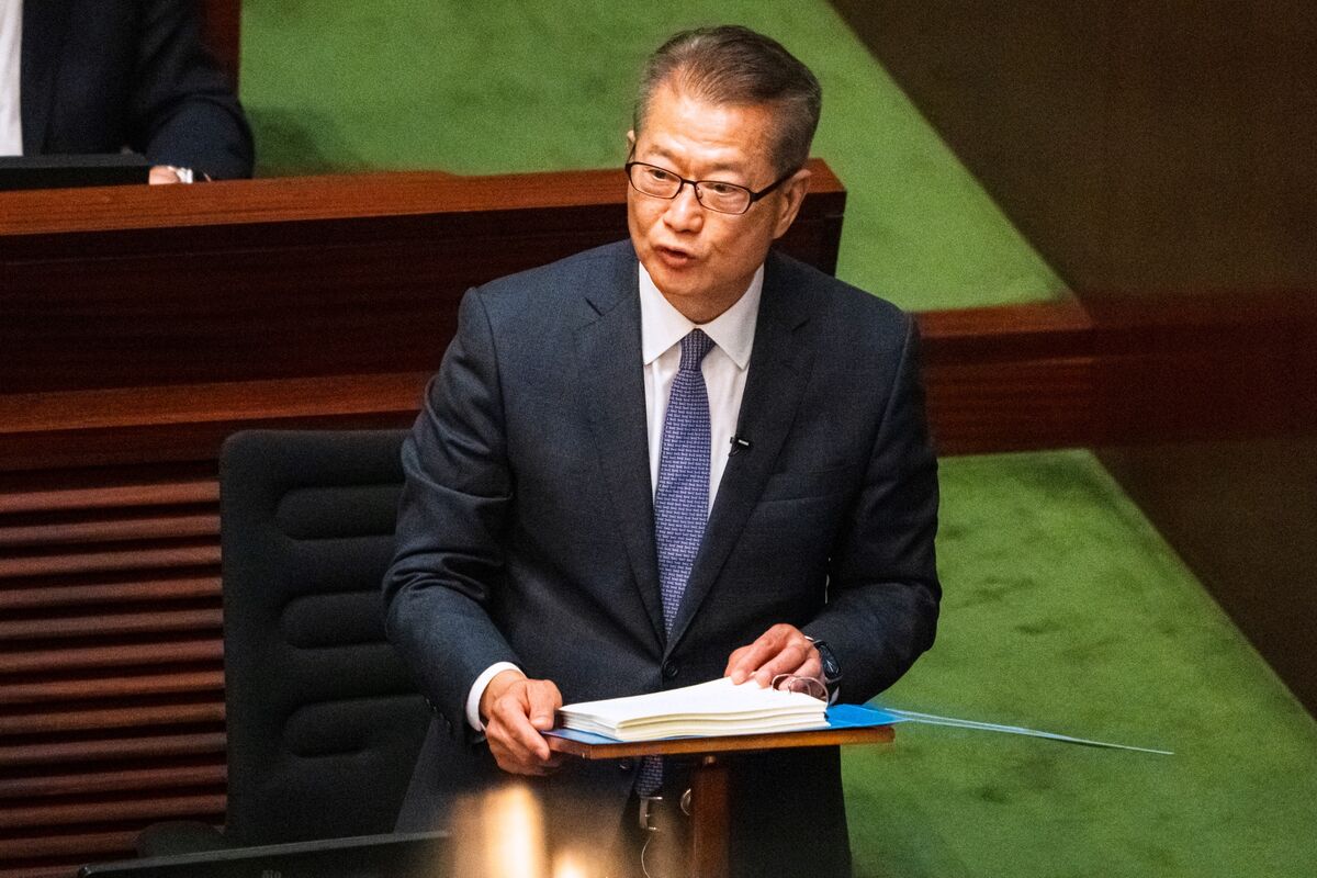 Hong Kong Budget Bets on Tech, AI to Keep Growth Momentum