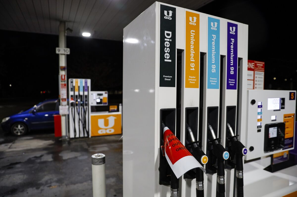 Two Australia States to Offer Free Transport as Fuel Prices Rise